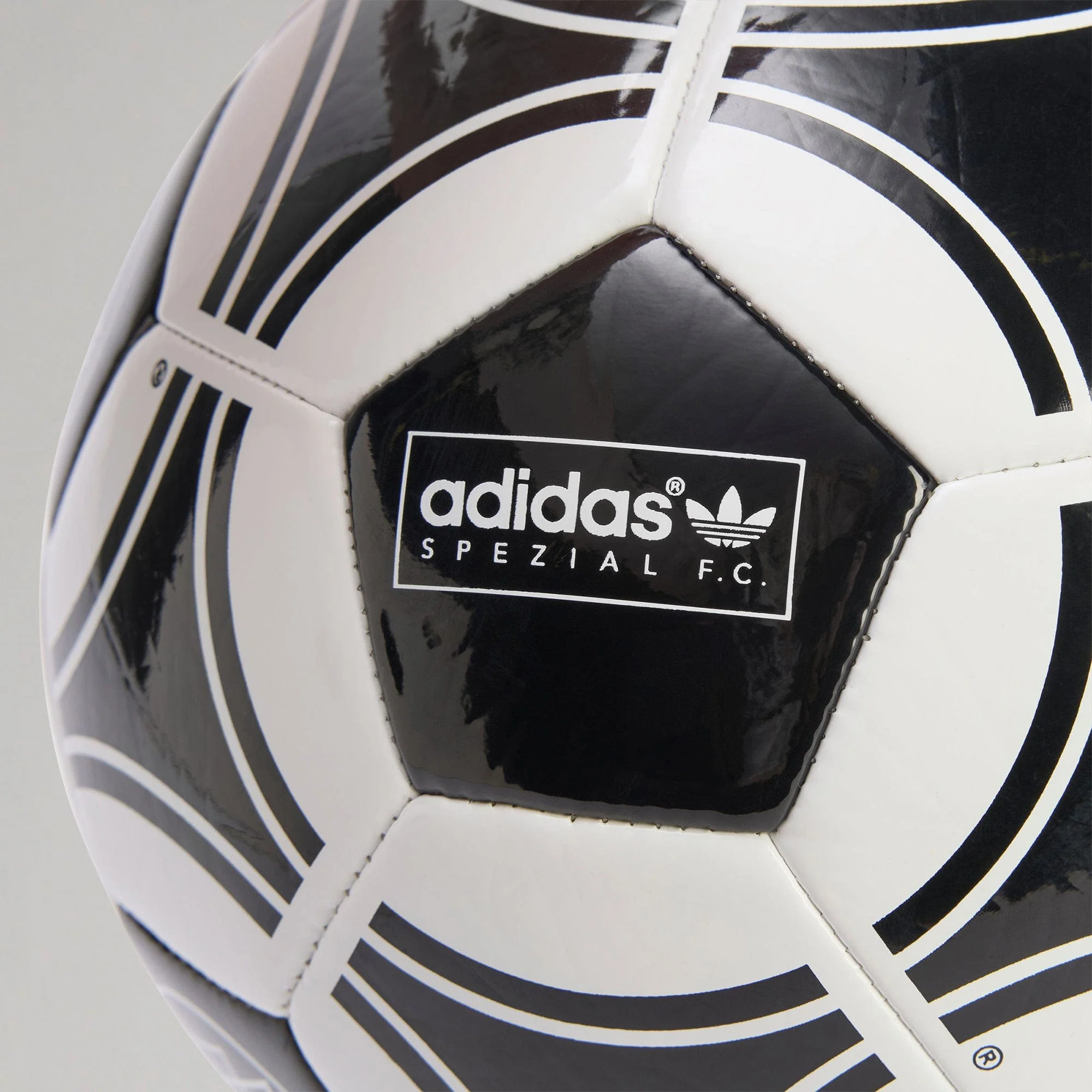 adidas Celtic 2025/26 SPZL Football - Image 3