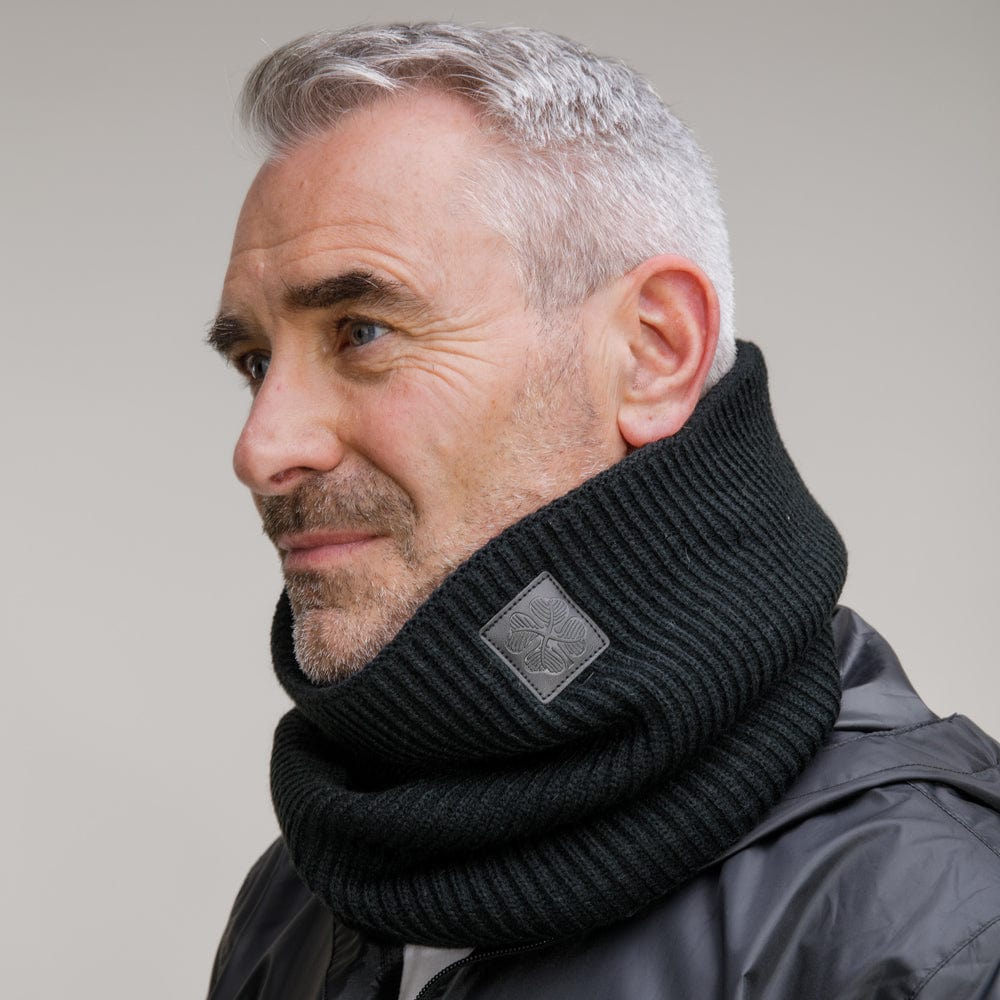 Celtic Black Clover Snood - Image 2
