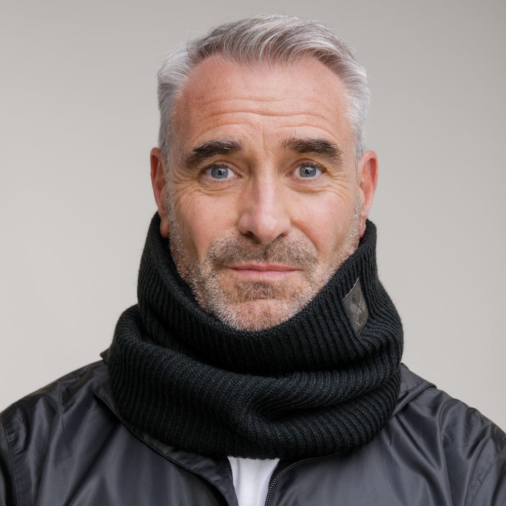Celtic Black Clover Snood - Image 3