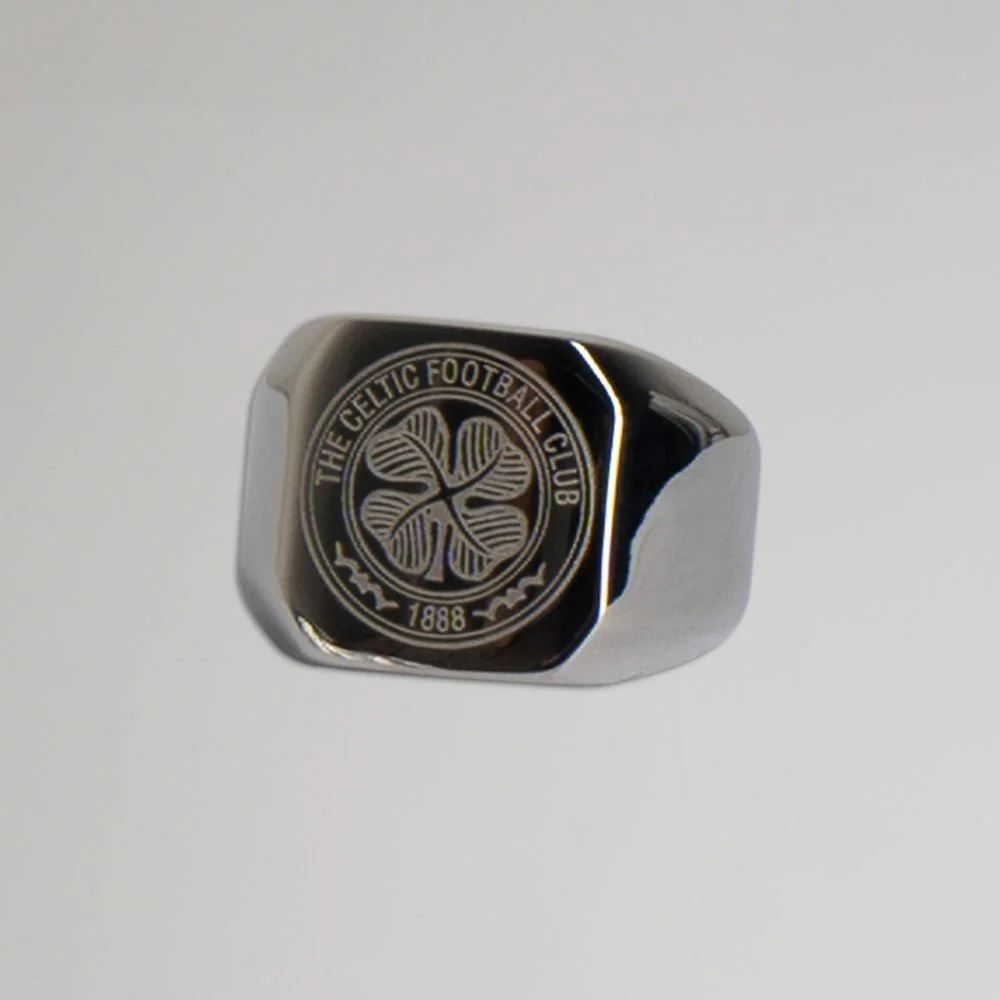 Celtic Crest Signet Ring - Image 3