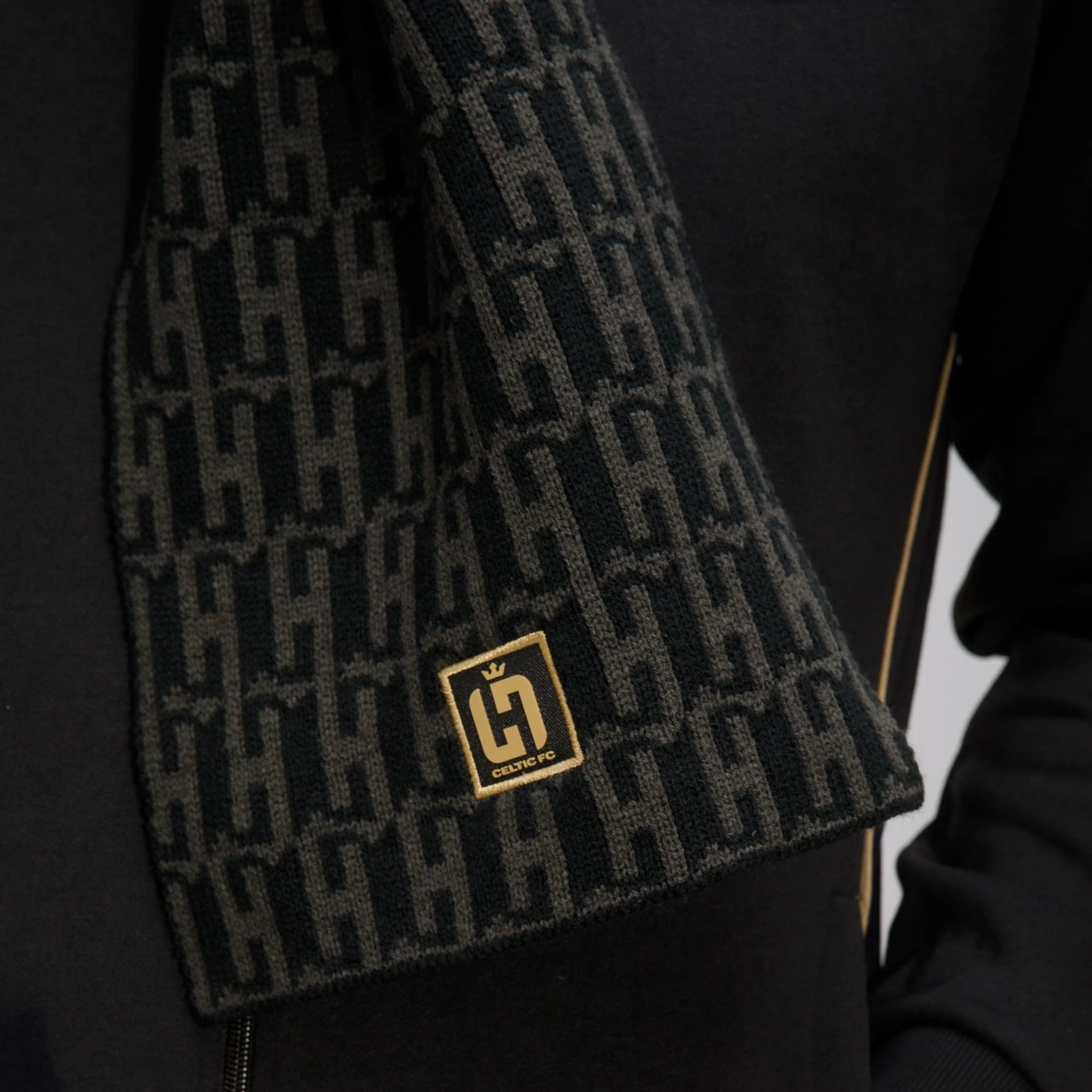 Celtic Henrik Larsson Black Monogram Scarf - Image 3