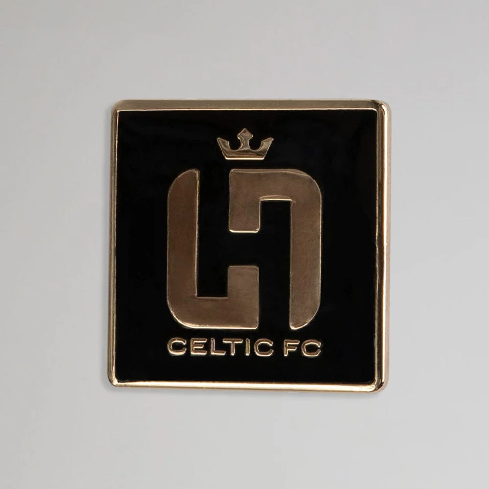 Celtic Henrik Larsson Black Pin Badge - Image 2