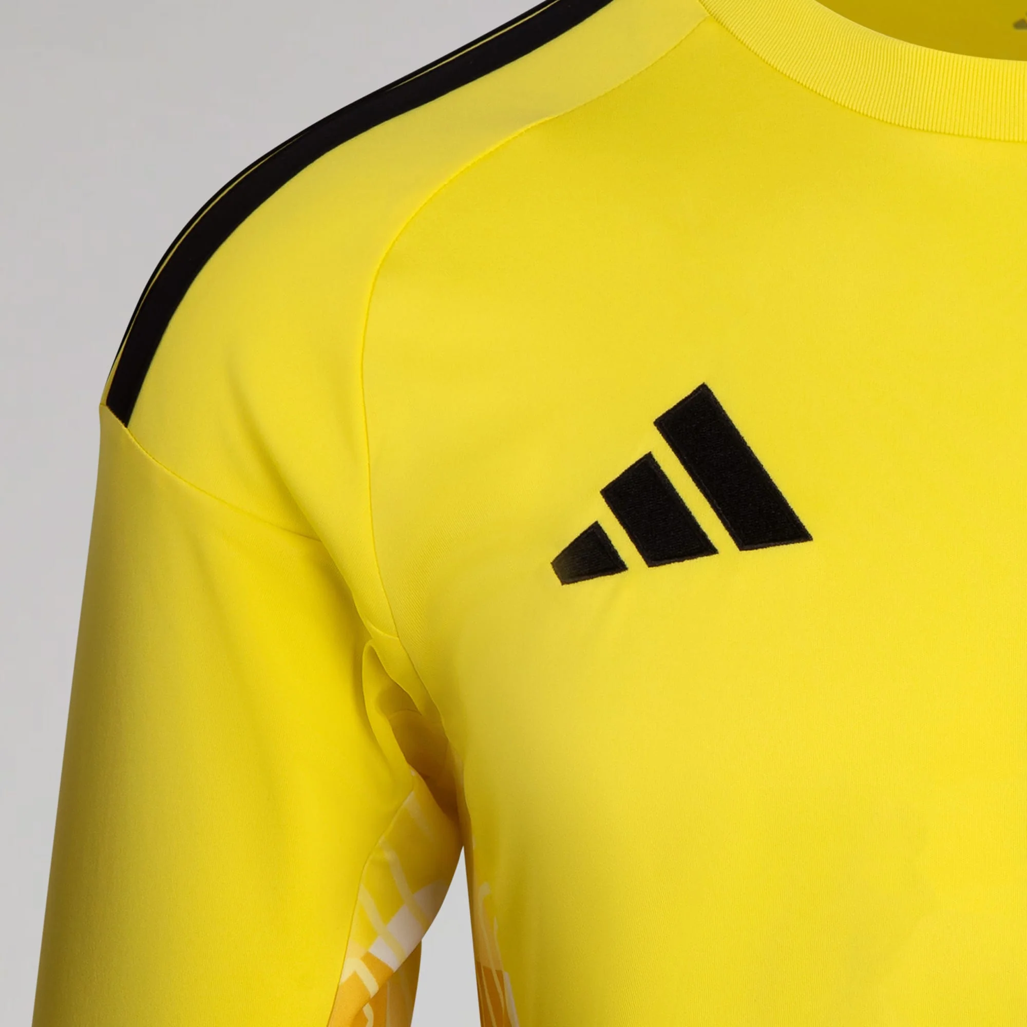 Celtic Junior 2026/27 Home Goalkeeper Shirt - Image 4