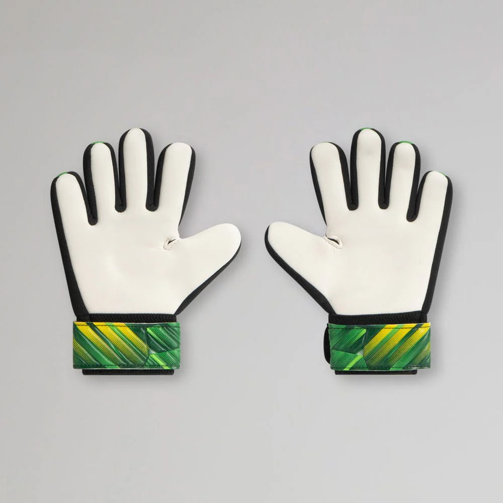 Celtic Junior Goalkeeper Gloves - Image 2