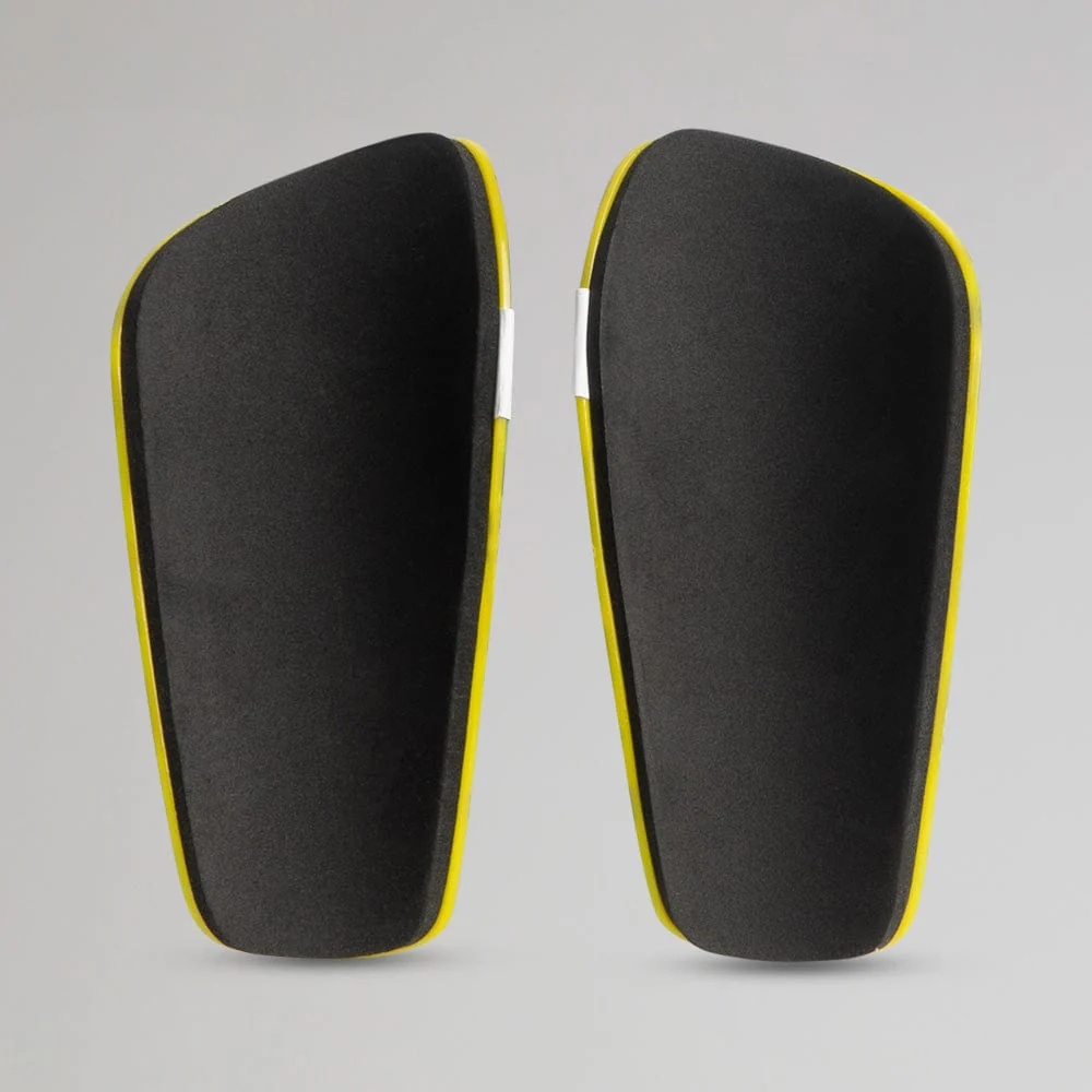 Celtic Junior Shinguards - Image 2