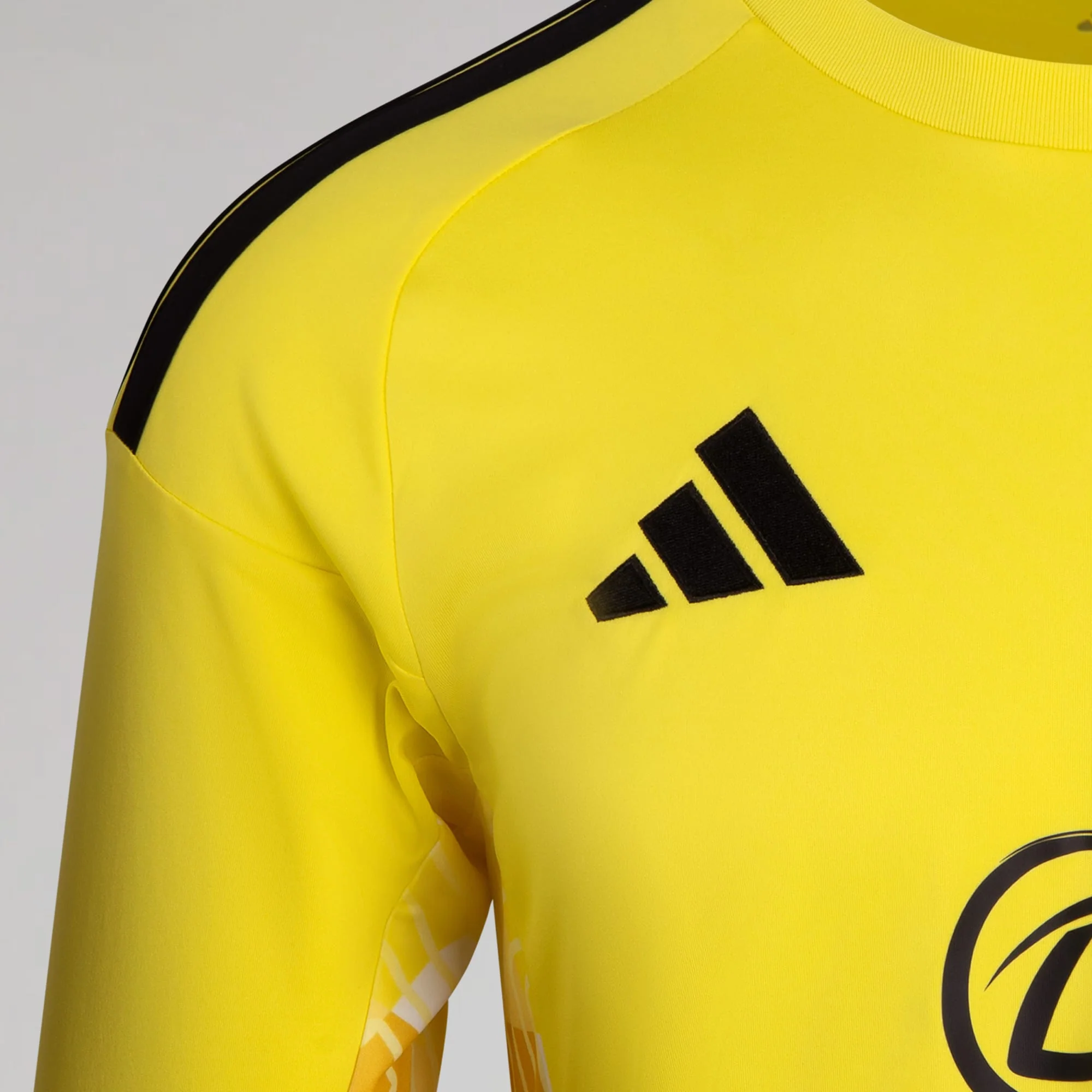 Celtic Men's 2026/27 Home Goalkeeper Long Sleeve Shirt - Image 4