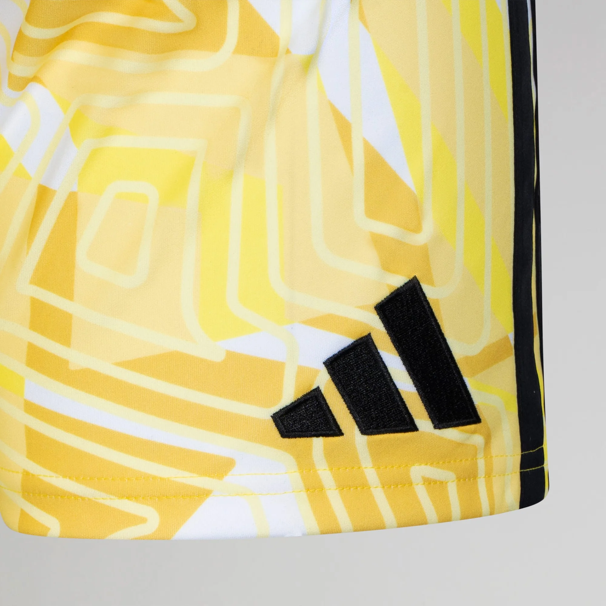 Celtic Men's 2026/27 Home Goalkeeper Shorts - Image 6