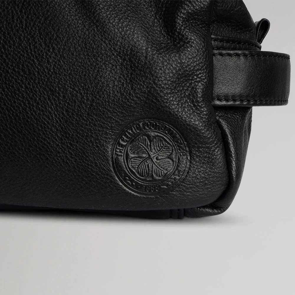Celtic Premium Crest Washbag - Image 3